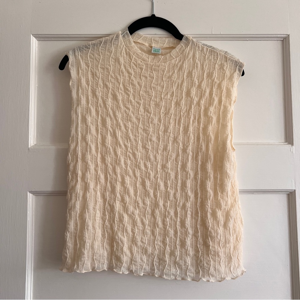 SOLD Find Me Now Ross tee NWOT - cream, size L